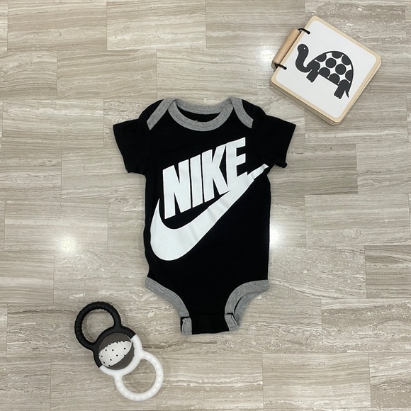 Nike black and white baby bodysuit - Picture 1 of 3